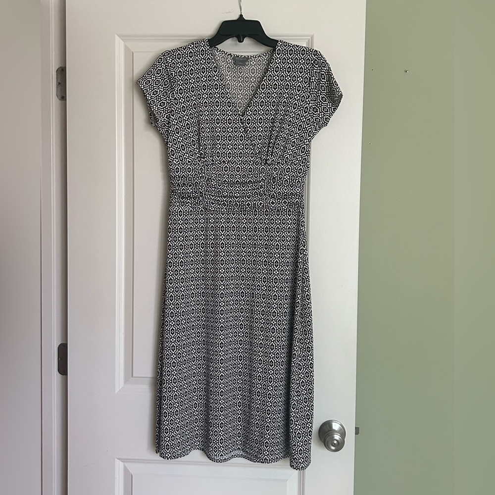 Black and White Ann Taylor Cap Sleeve Dress